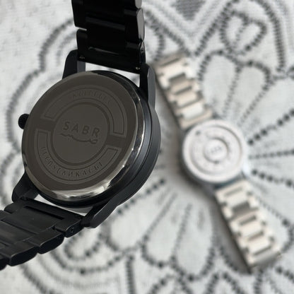 Casual Arabic Numeral Quartz Men's Watch with Magnetic Floating Design, Water Resistant, Fashionable and Unique Style