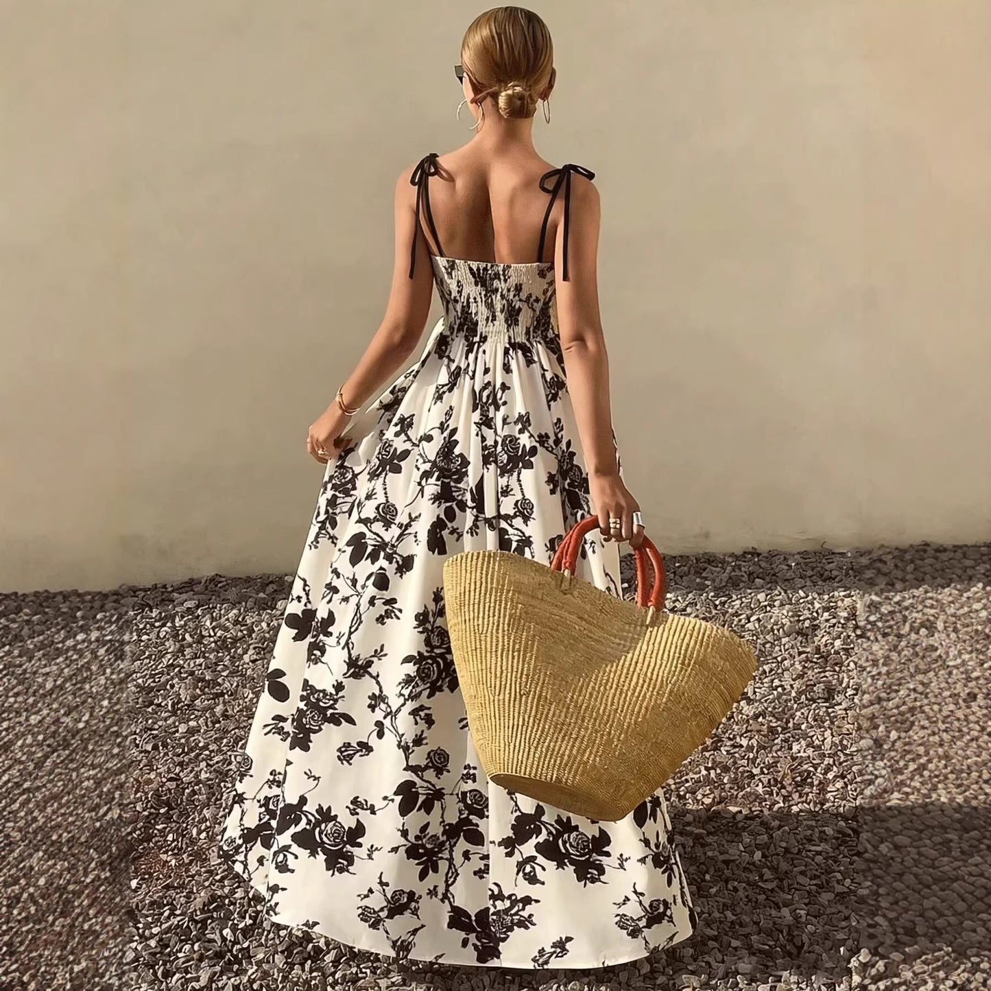 Flower waist cinching suspender big swing dress