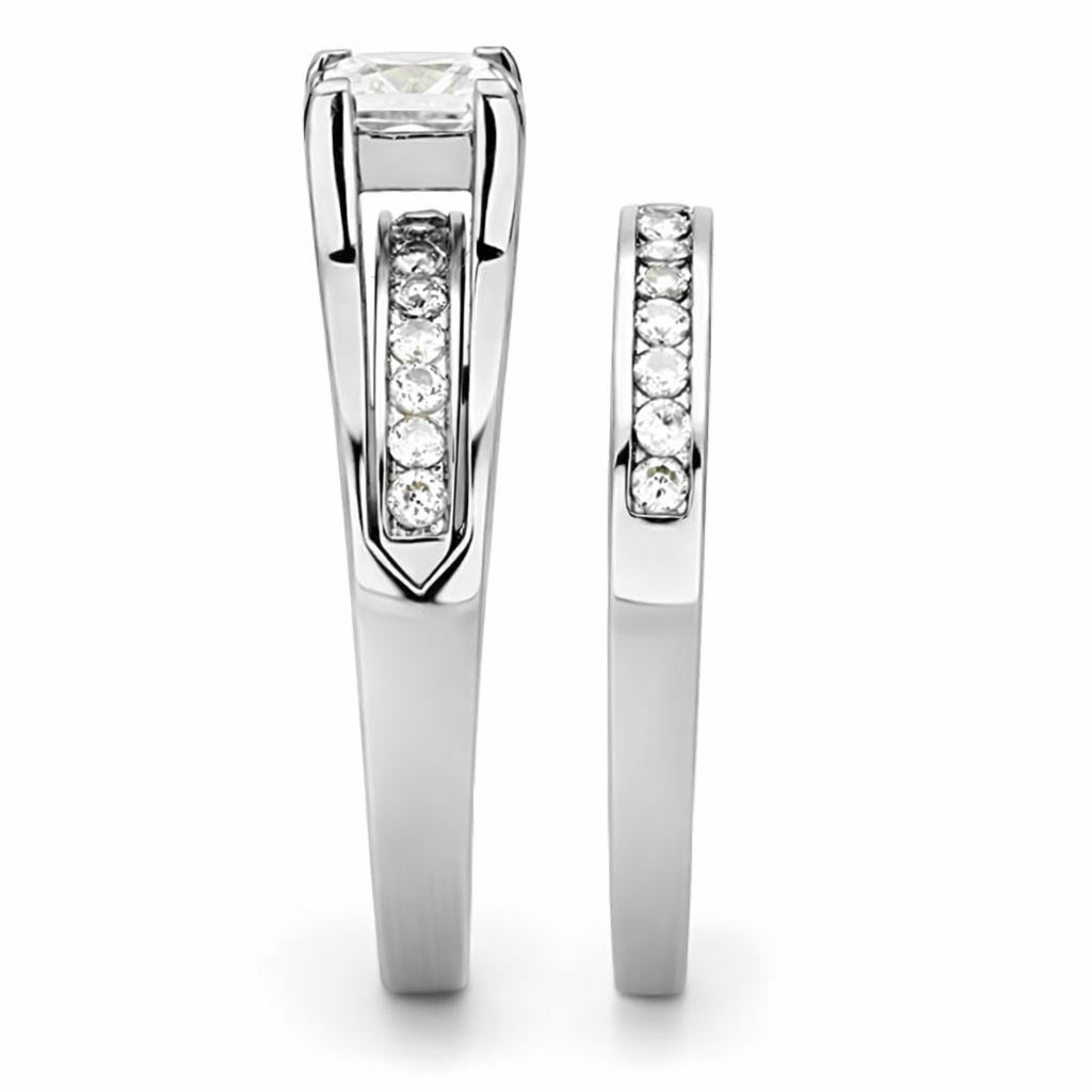TK0W383 - High polished (no plating) Stainless Steel Ring with AAA Grade CZ  in Clear